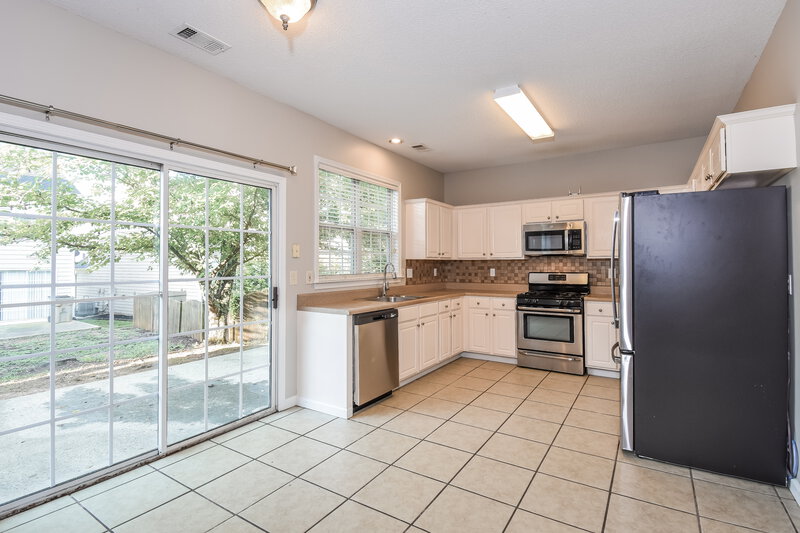 2,260/Mo, 4125 Ridgefair Dr Cumming, GA 30040 Kitchen View 2