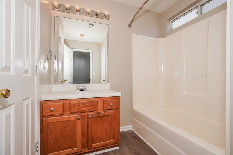 1,885/Mo, 4025 Mission Way McDonough, GA 30252 Main Bathroom View
