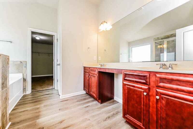 2,575/Mo, 724 Melanie Jean Dr McDonough, GA 30252 Main Bathroom View