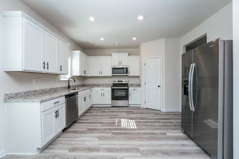 1,970/Mo, 428 Egret Ct Jefferson, GA 30549 Kitchen View