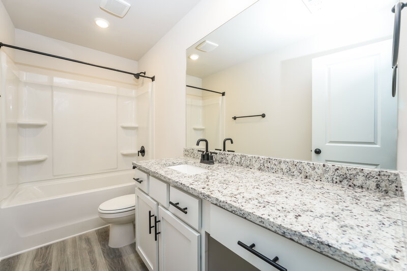 1,970/Mo, 428 Egret Ct Jefferson, GA 30549 Bathroom View
