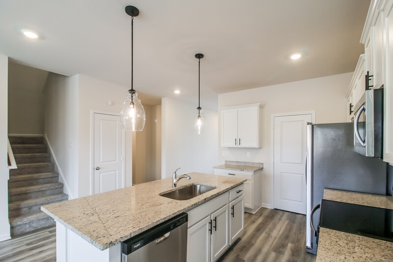 2,220/Mo, 268 Limestone Cir Conyers, GA 30013 Kitchen View 2