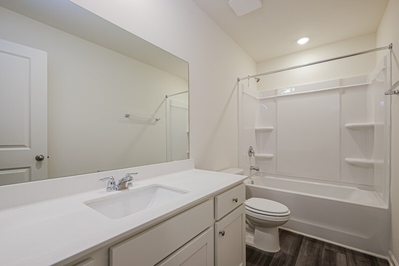 1,915/Mo, 208 Long Dr Bethlehem, GA 30620 Bathroom View