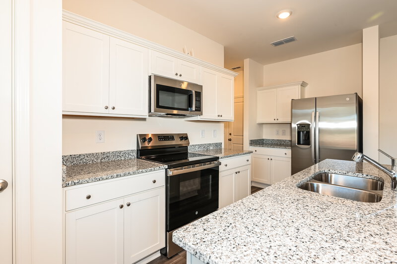 1,870/Mo, 193 Long Dr Bethlehem, GA 30620 Kitchen View 2