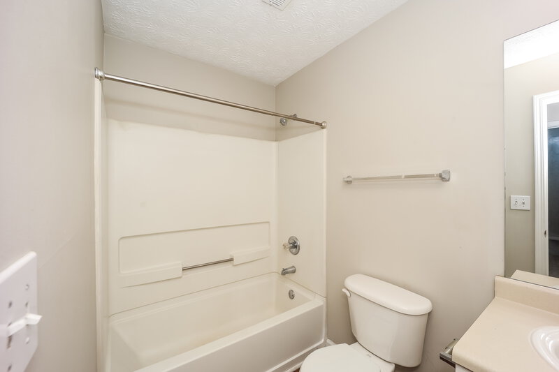 2,780/Mo, 275 Vaness Dr McDonough, GA 30253 Main Bathroom View 2
