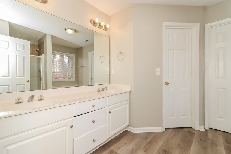 2,345/Mo, 3862 Saint George Ter SW Powder Springs, GA 30127 Main Bathroom View