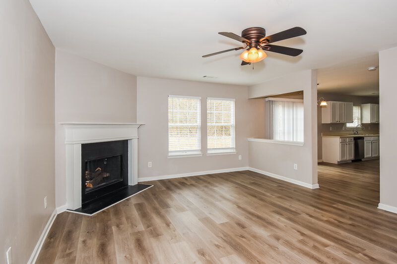 2,200/Mo, 3120 Centerglen Ln Cumming, GA 30040 Living Room View