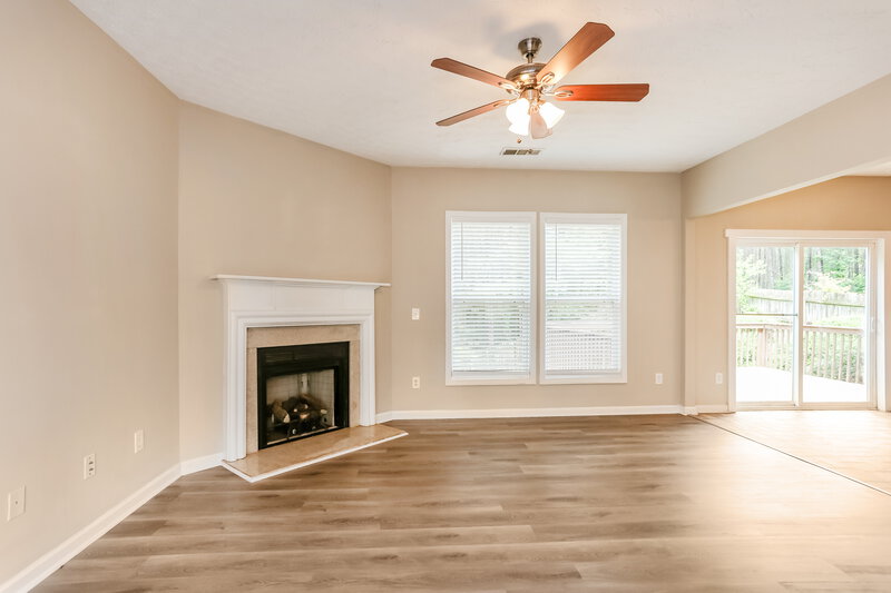 2,240/Mo, 398 Glenleigh Dr Canton, GA 30114 Living Room View