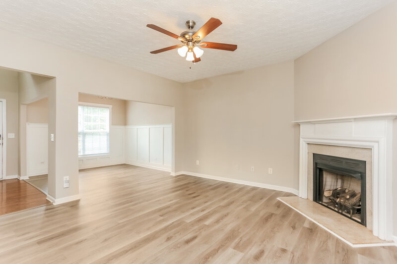 2,240/Mo, 398 Glenleigh Dr Canton, GA 30114 Living Room View 2