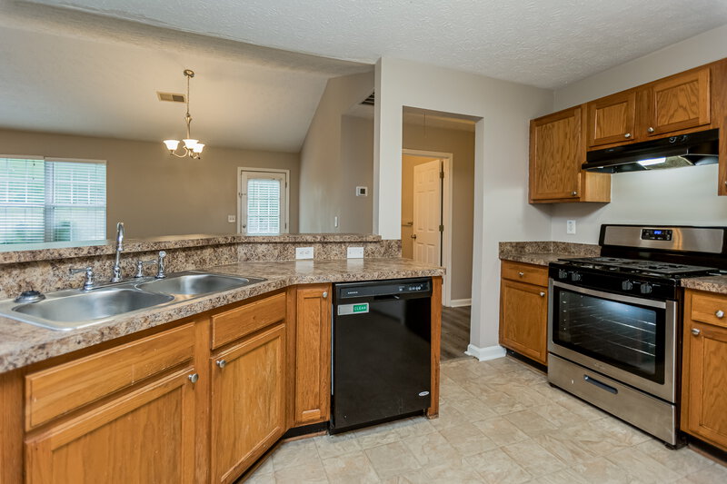 2,065/Mo, 4878 Noah Rdg Acworth, GA 30101 Kitchen View