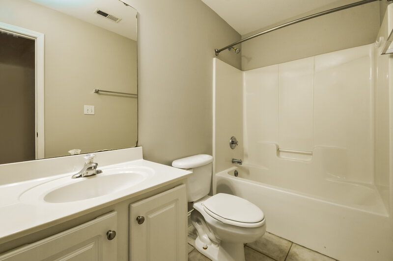 2,550/Mo, 38 Gables Way Newnan, GA 30265 Bathroom View