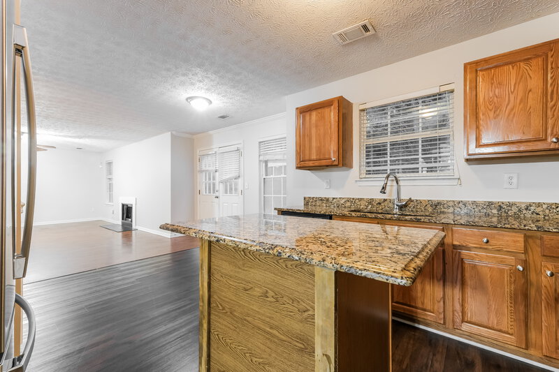 1,995/Mo, 3900 Georgia Dr Douglasville, GA 30135 Kitchen View 2
