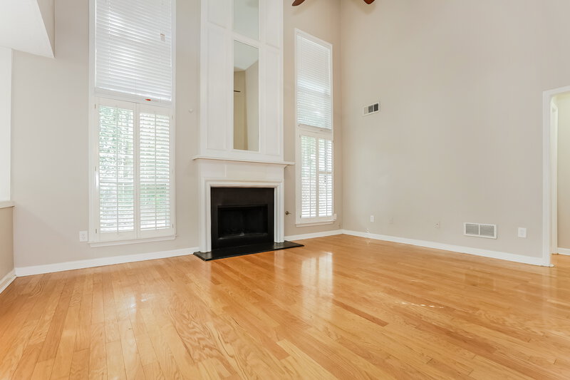 0/Mo, 4259 Pentworth Ln NW Kennesaw, GA 30144 Living Room View