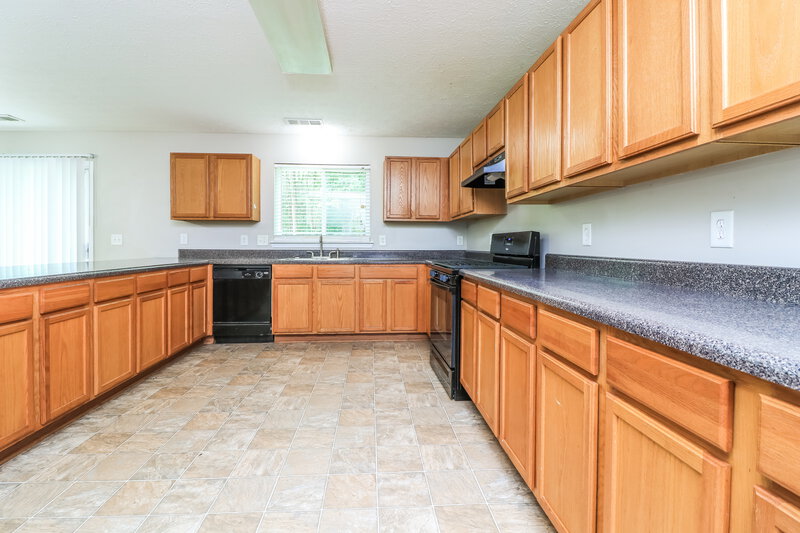 1,935/Mo, 130 Sugar Berry Pl Dallas, GA 30157 Kitchen View