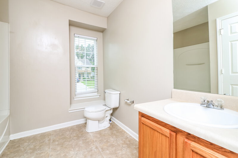 1,935/Mo, 130 Sugar Berry Pl Dallas, GA 30157 Bathroom View