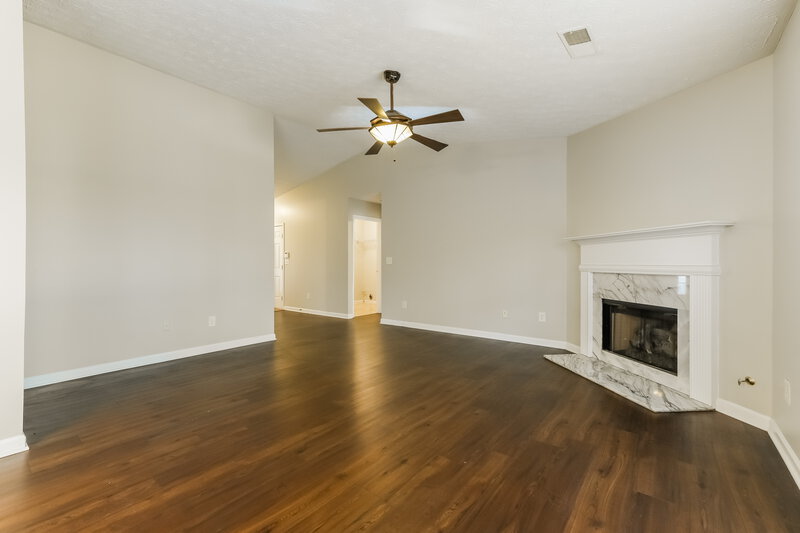 2,095/Mo, 555 The Boulevard Newnan, GA 30263 Living Room View