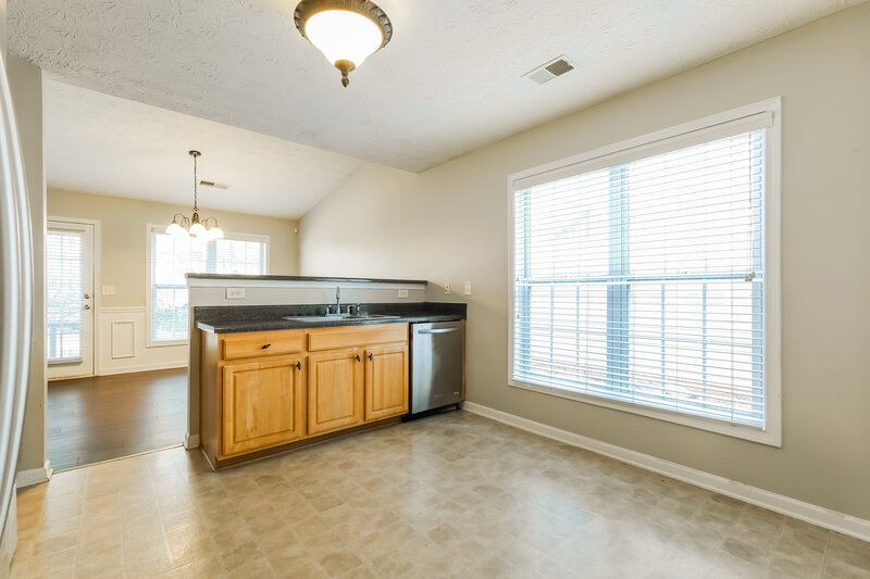 2,095/Mo, 555 The Boulevard Newnan, GA 30263 Kitchen View