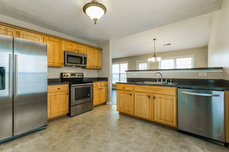 2,095/Mo, 555 The Boulevard Newnan, GA 30263 Kitchen View 2