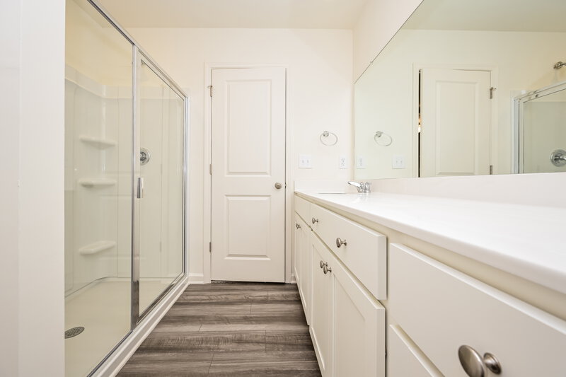 1,945/Mo, 7661 Saffron Ave Covington, GA 30014 Main Bathroom View 2