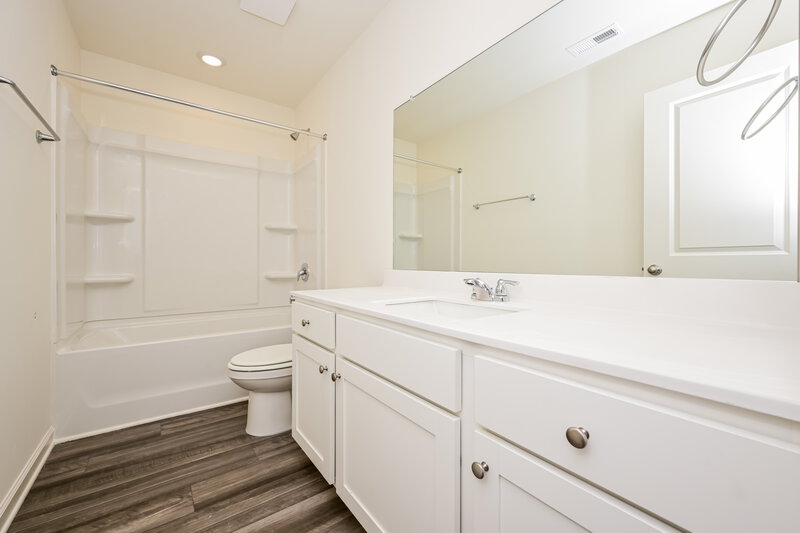 1,945/Mo, 7661 Saffron Ave Covington, GA 30014 Bathroom View