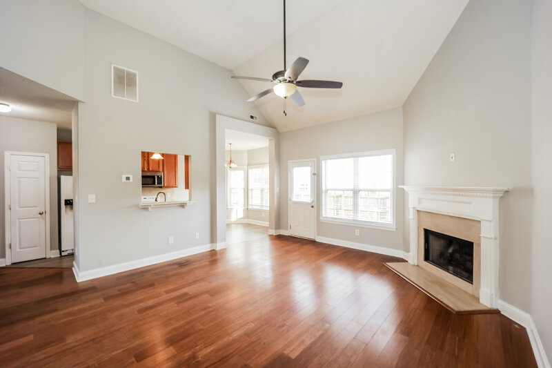 2,285/Mo, 336 Baldwin Ct Newnan, GA 30263 Living Room View 2