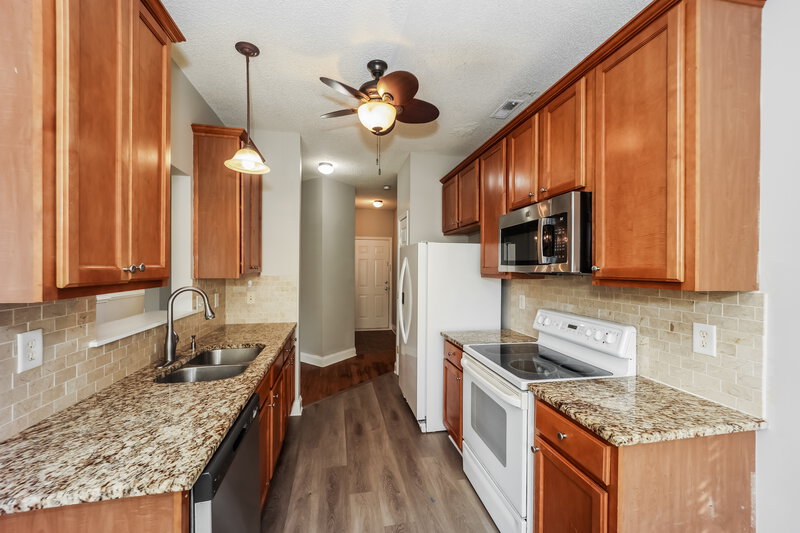 2,285/Mo, 336 Baldwin Ct Newnan, GA 30263 Kitchen View