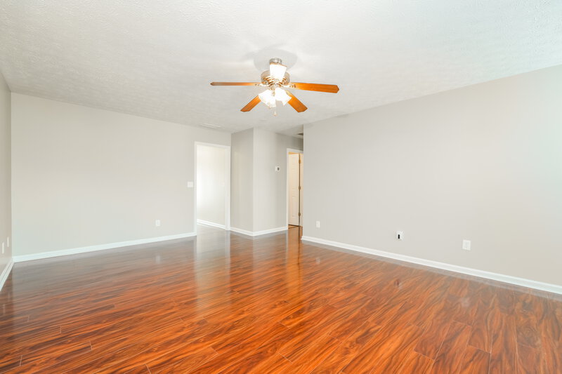 1,785/Mo, 150 Charleston Pl Covington, GA 30016 Living Room View 2