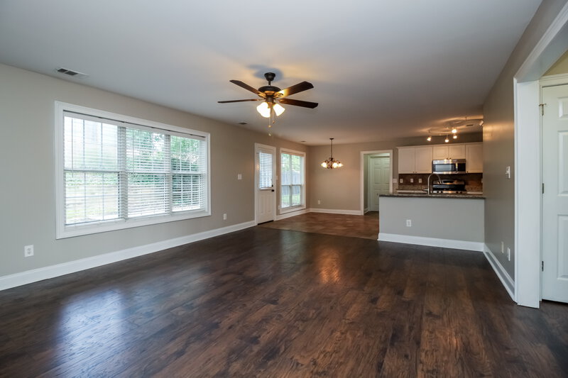 2,010/Mo, 934 Oak Bluff Ct Dacula, GA 30019 Living Room View
