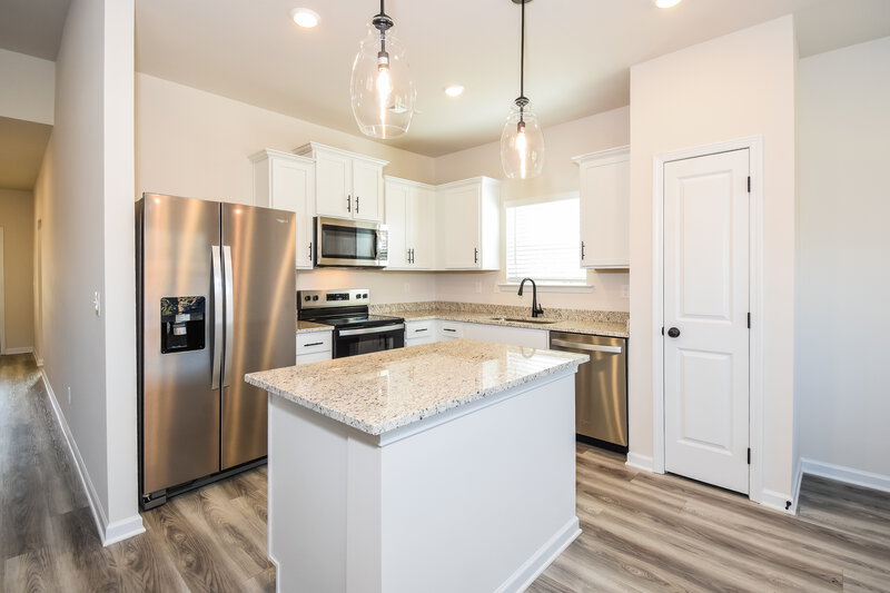 1,910/Mo, 453 Egret Ct Jefferson, GA 30548 Kitchen View