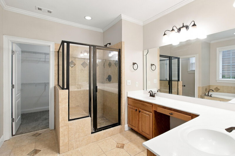 2,210/Mo, 128 Camden Rd Newnan, GA 30265 Primary Bathroom View 2
