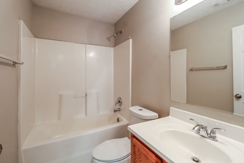 2,070/Mo, 1120 Eatonton Way McDonough, GA 30252 Bathroom View