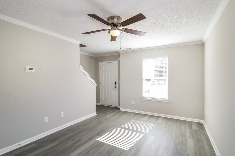 1,635/Mo, 1611 Hallmark Hills Dr Griffin, GA 30223 Living Room View 2