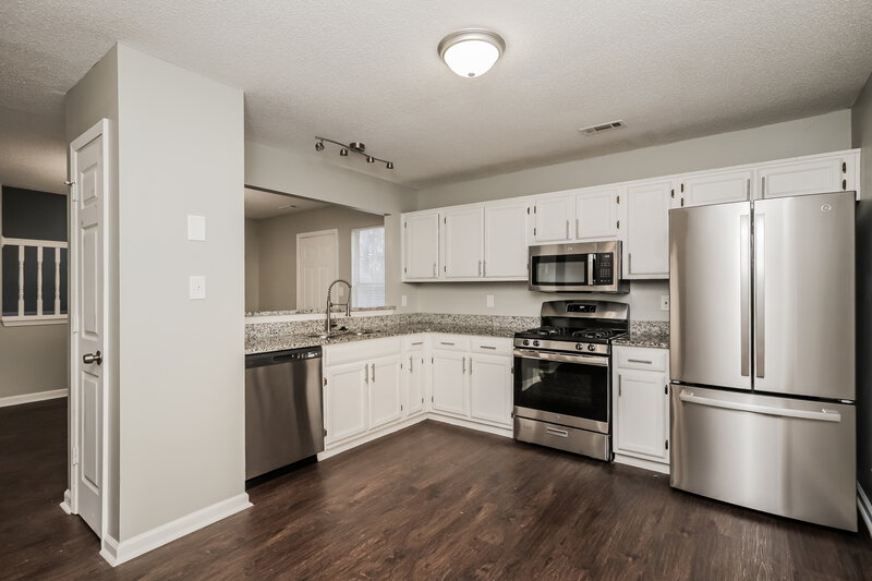 1,780/Mo, 721 Village Overlook McDonough, GA 30253 Kitchen View