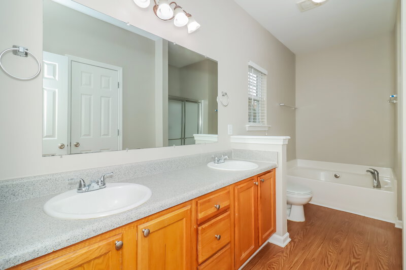 2,415/Mo, 4639 Liberty Square Dr Acworth, GA 30101 Main Bathroom View