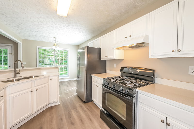 3,260/Mo, 760 Old Johnson Rd Lawrenceville, GA 30045 Kitchen View 2