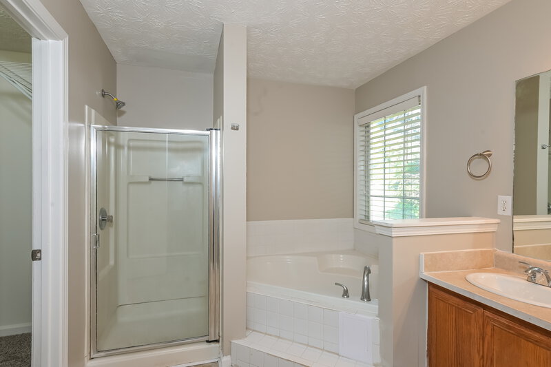3,260/Mo, 760 Old Johnson Rd Lawrenceville, GA 30045 Main Bathroom View 2