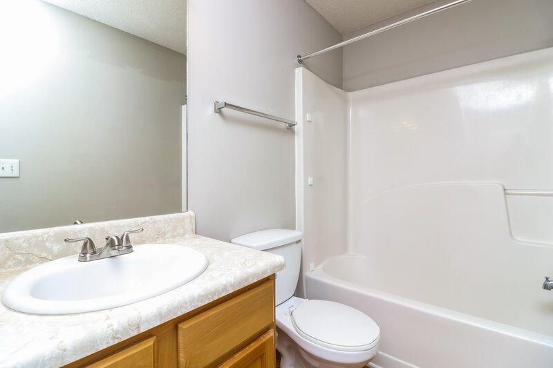 2,195/Mo, 318 Baywood Way Hiram, GA 30141 Bathroom View