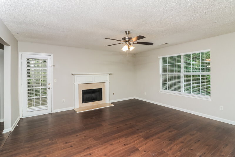 2,035/Mo, 4125 Clarks Trl Douglasville, GA 30135 Living Room View