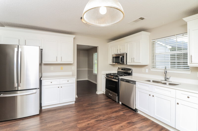 2,035/Mo, 4125 Clarks Trl Douglasville, GA 30135 Kitchen View 2