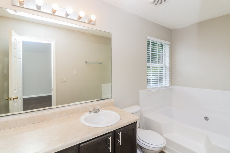 2,035/Mo, 4125 Clarks Trl Douglasville, GA 30135 Main Bathroom View