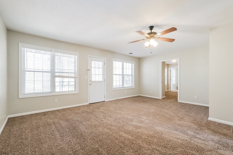 2,115/Mo, 579 Northfield Ct Lawrenceville, GA 30045 Family Room View