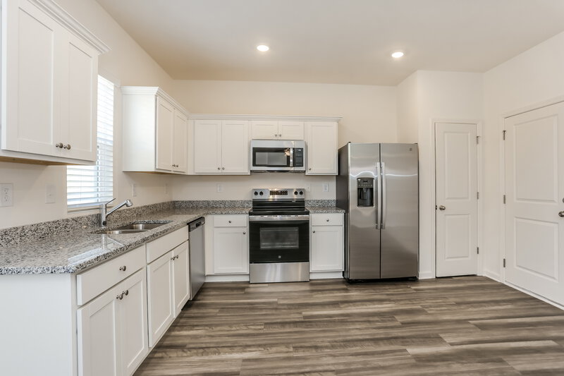 2,040/Mo, 7651 Saffron Ave Covington, GA 30014 Kitchen View