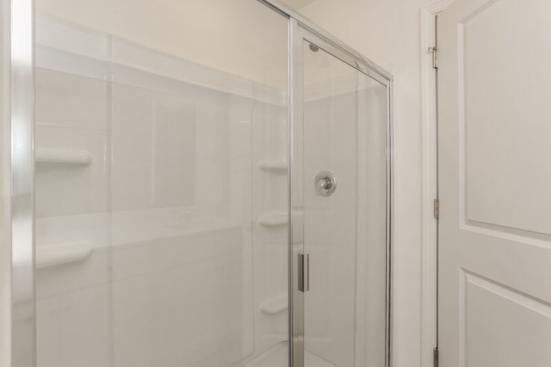 2,040/Mo, 7651 Saffron Ave Covington, GA 30014 Main Bathroom View 2