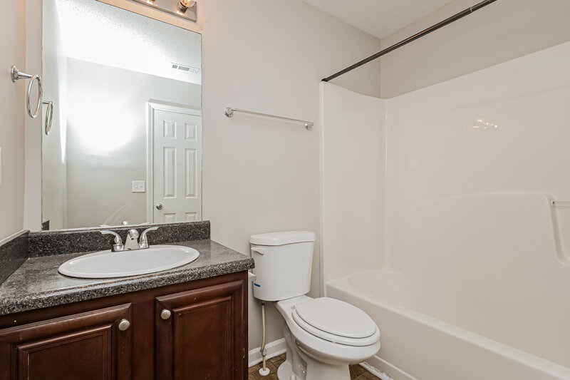 1,795/Mo, 75 Colser Dr Covington, GA 30016 Bathroom View 2