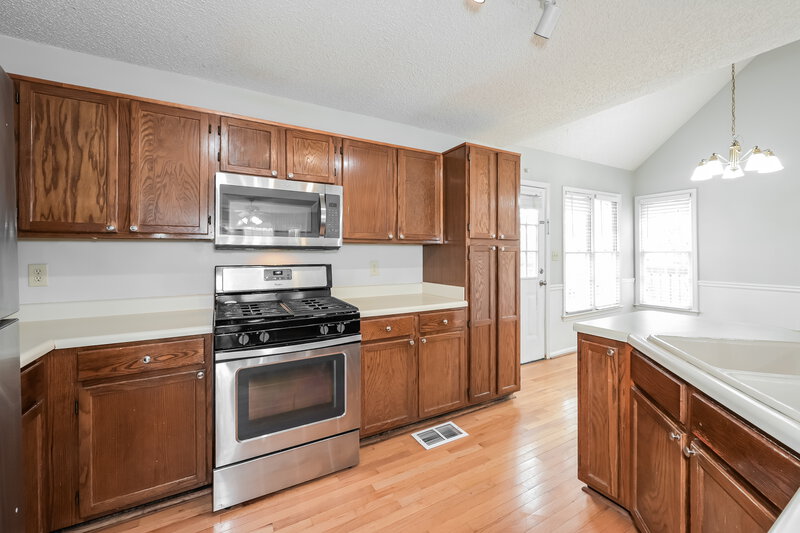 3,215/Mo, 1952 McAdoo Ct SW Marietta, GA 30064 Kitchen View