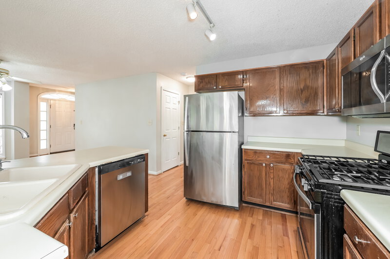 3,215/Mo, 1952 McAdoo Ct SW Marietta, GA 30064 Kitchen View 2