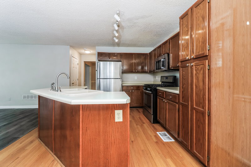 3,230/Mo, 1952 McAdoo Ct SW Marietta, GA 30064 Kitchen View