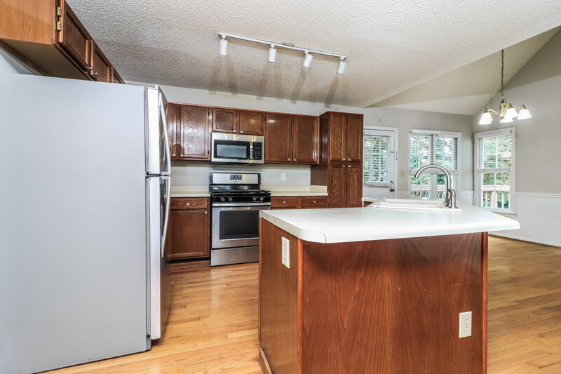 3,230/Mo, 1952 McAdoo Ct SW Marietta, GA 30064 Kitchen View 2