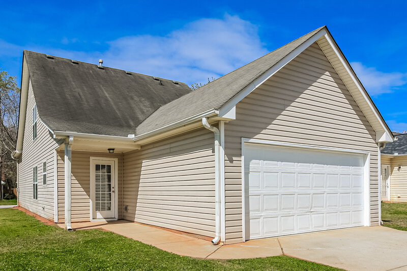 2,020/Mo, 1705 New Orleans Way McDonough, GA 30252 Rear View