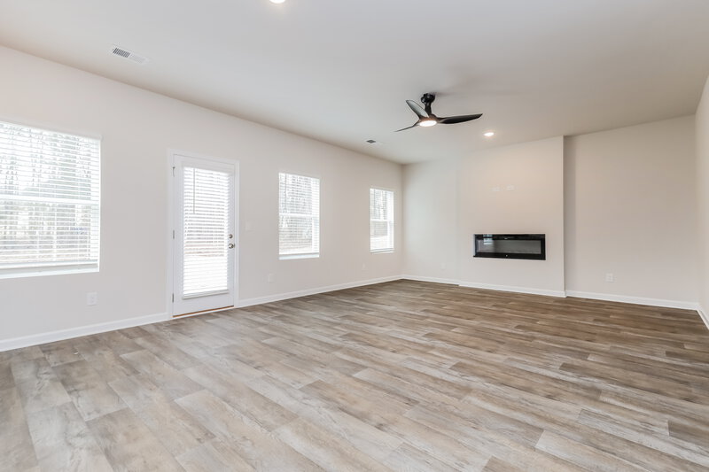 2,180/Mo, 337 River Walk Farm Pkwy Covington, GA 30014 Living Room View